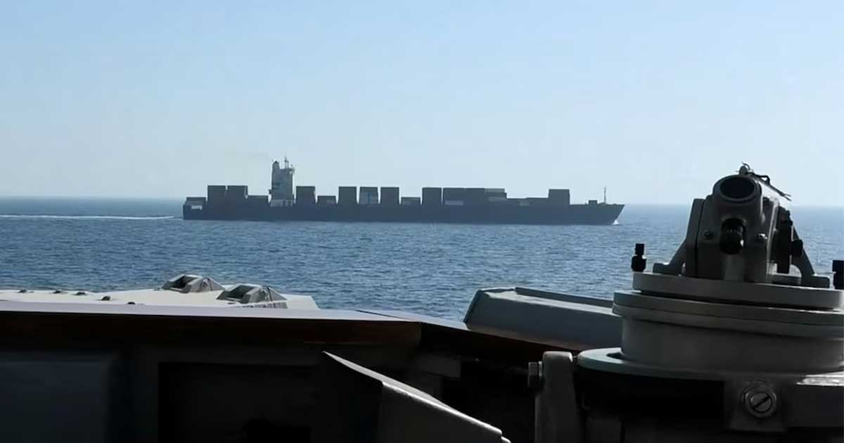 যুক্তরাষ্ট্রের ইরানি জাহাজ জব্দ, হুমকির মুখে যুদ্ধবিরতি