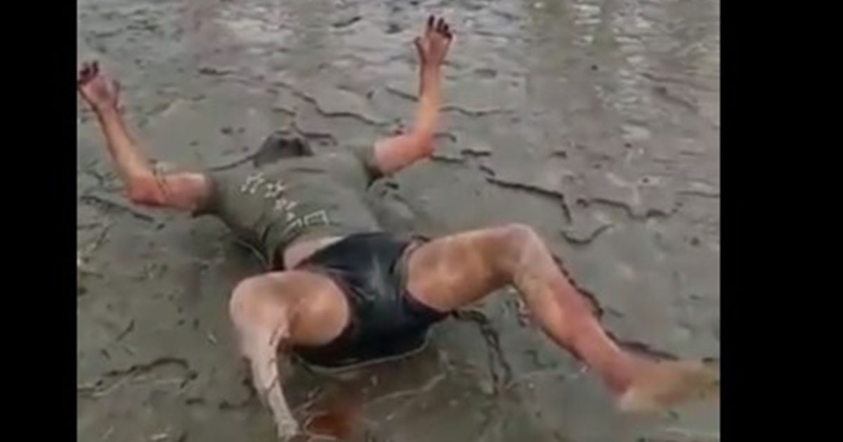 নদীর পাড় থেকে অজ্ঞাত ব্যক্তির মরদেহ উদ্ধার