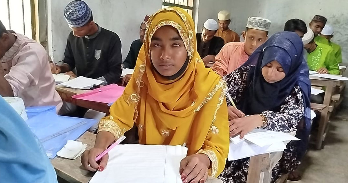 দাখিল পরীক্ষায় দৃষ্টি প্রতিবন্ধী মিতুর প্রতি অবিচার