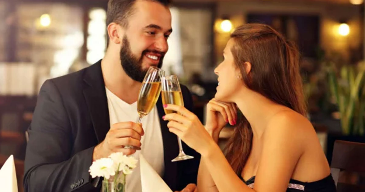 সিচুয়েশনশিপ বিদায়, ‘ন্যানোশিপে’ ডুবছেন তরুণেরা