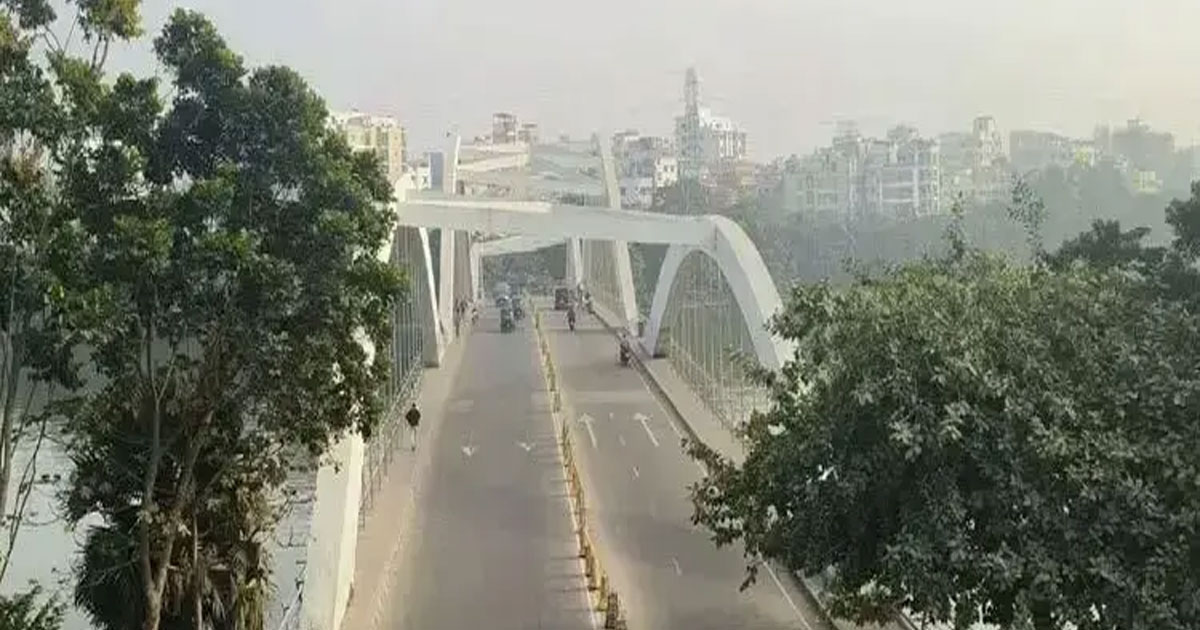 ছুটির সকালেও ঢাকার বাতাসে স্বস্তি নেই, দূষণে নবম অবস্থান