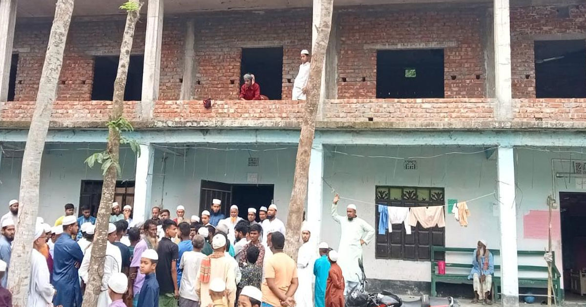 ময়মনসিংহে এক মাদ্রাসায় দূর্নীতির অভিযোগ, সাবেক কমিটির হিসাবে গড়িমসি