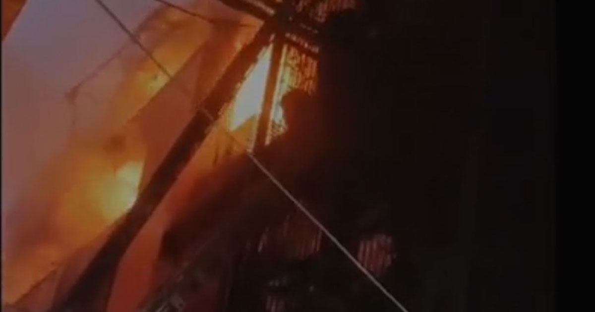 দিল্লিতে চারতলা ভবনে আগুন, নিহত ৯