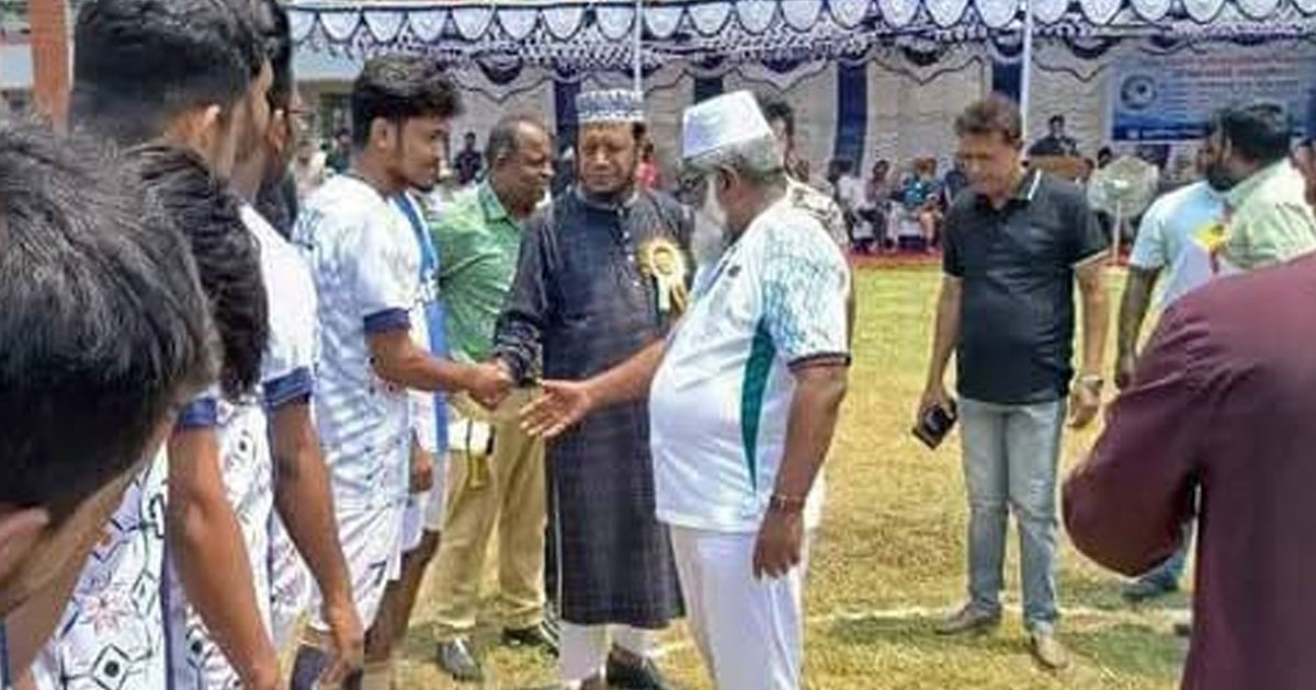 কুষ্টিয়া সরকারি কলেজে আমির হামজাকে ঘিরে উত্তেজনা