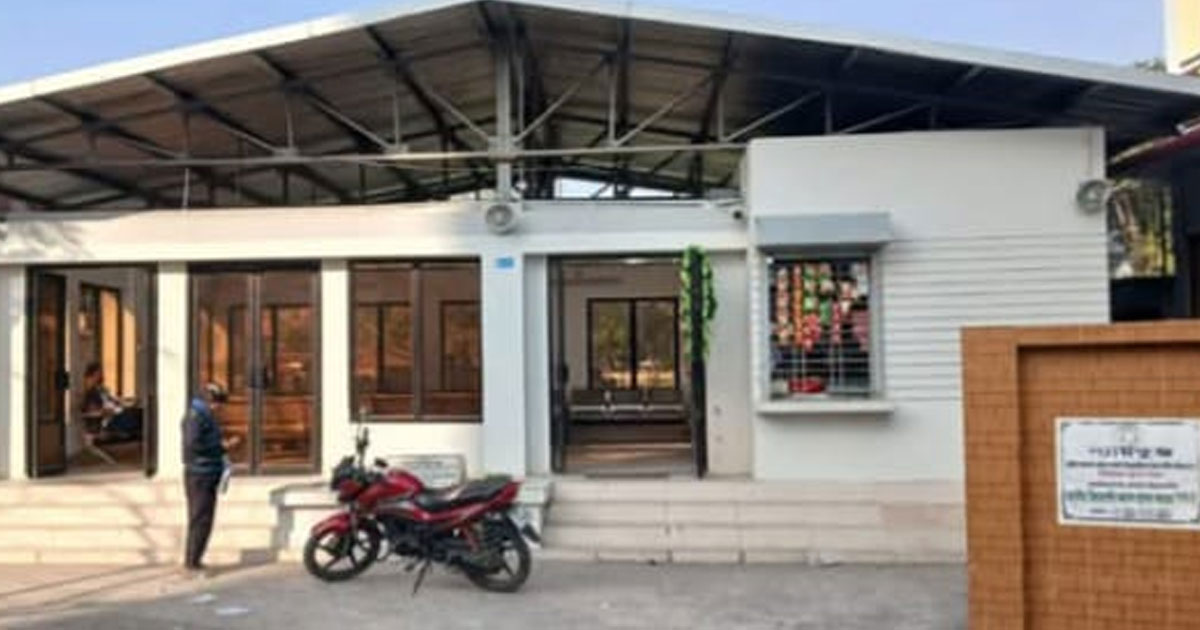 কুষ্টিয়া আদালতের ‘ন্যায়কুঞ্জ’ এখন বিড়ির দোকান