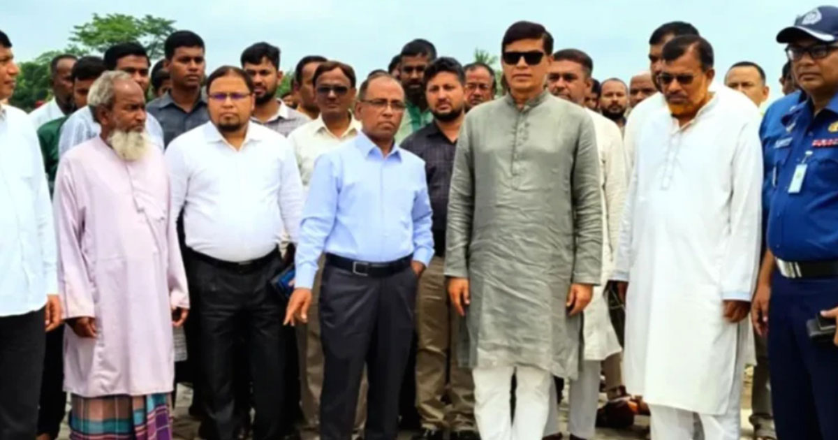 ব্রীজ আছে রাস্তা নেই, উদ্বোধনে গিয়ে ক্ষোভ ঝাড়লেন প্রতিমন্ত্রী