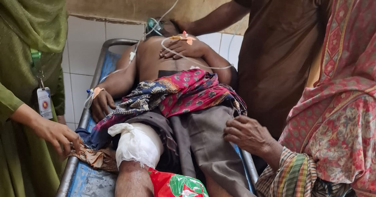 দৌলতপুরে ঘরে ঢুকে বিএনপি কর্মীকে গুলি