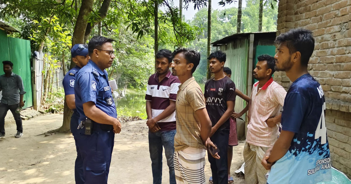 কুমারখালীতে ছাত্রদল নেতার বাড়িতে হামলা