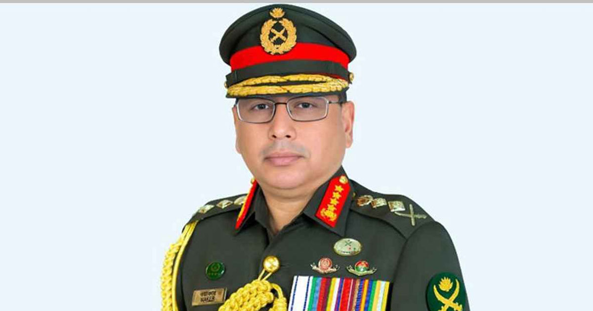 হজ পালন শেষে সস্ত্রীক দেশে ফিরেছেন সেনাপ্রধান ওয়াকার-উজ-জামান
