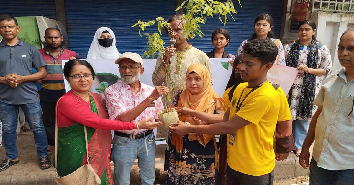 মাগুরায় বিশ্ব পরিবেশ দিবস উপলক্ষে বৃক্ষ রোপণ ও মানববন্ধন