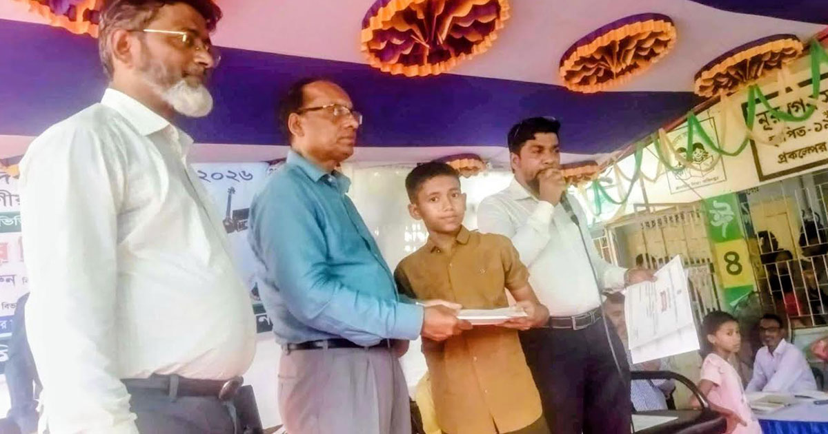 শিক্ষা পদক প্রতিযোগিতায় প্রথম হলেন মাগুরার সাকিব
