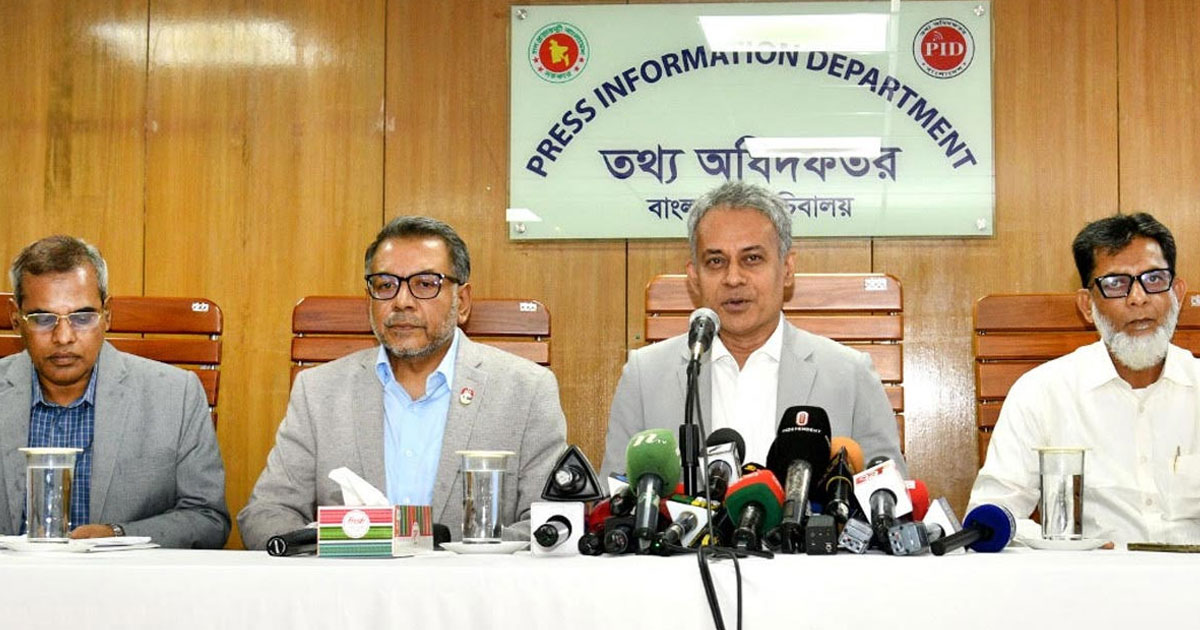 পদ্মা রেলসেতুর পিলারের গোড়া থেকে অতিরিক্ত মাটি সরানো হয়েছে: সেতুমন্ত্রী