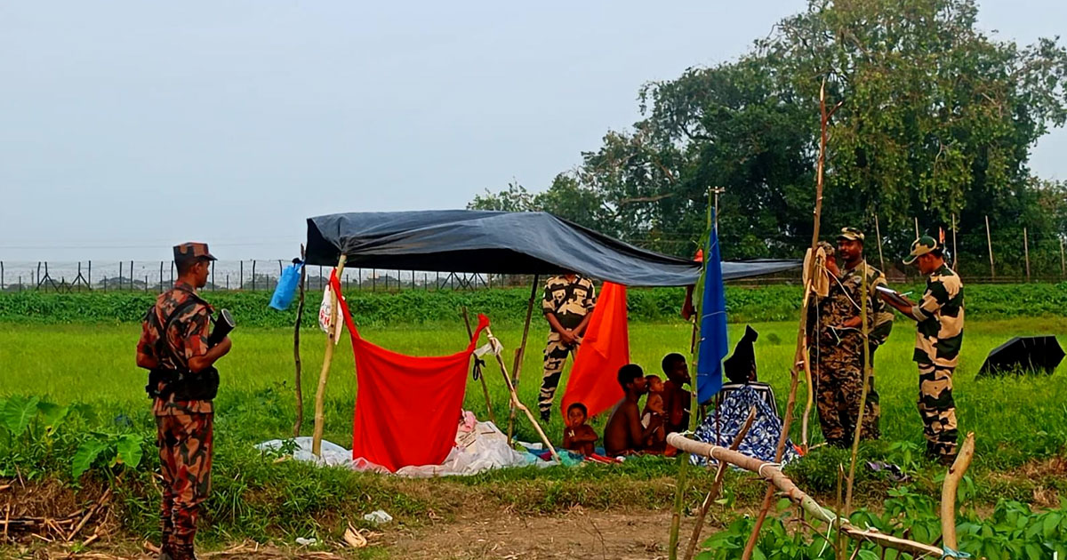 রৌমারী সীমান্তে ৫ দিন পর ৪ জনকে থানায় হস্তান্তর