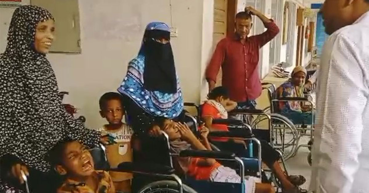তারাকান্দায় প্রতিবন্ধীদের মাঝে হুইলচেয়ার বিতরণ