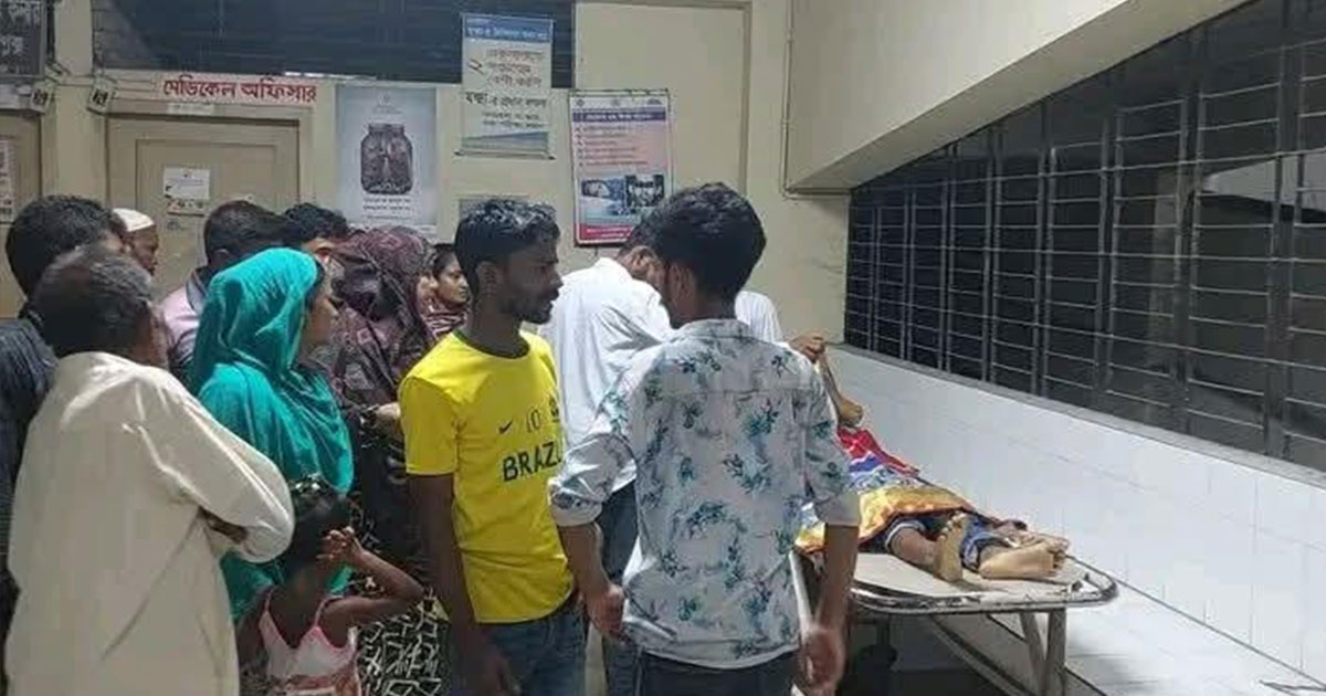 ট্রাক্টরের ধাক্কায় শিশু নিহত, আহত বাবা-মা