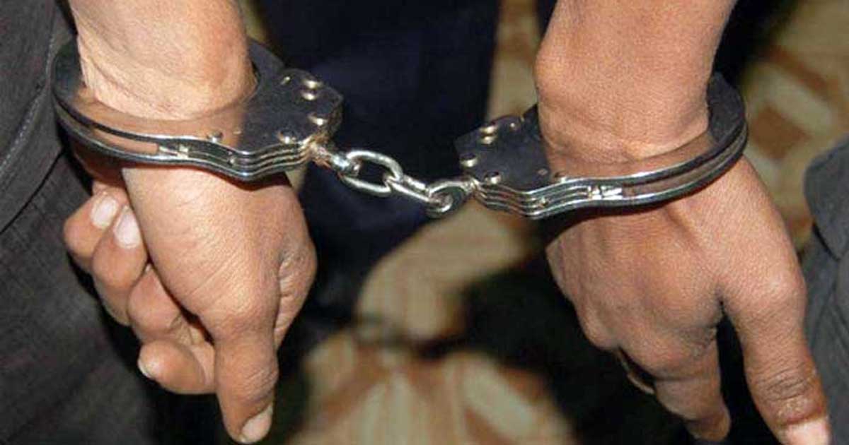 খাটের নিচে গাঁজা, লুঙ্গির কোঁচে ইয়াবা, গ্রেপ্তার ২