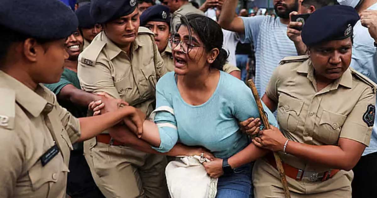থানা থেকে মুক্তি পেয়েই বিক্ষোভে যোগ দিচ্ছেন আন্দোলনকারীরা