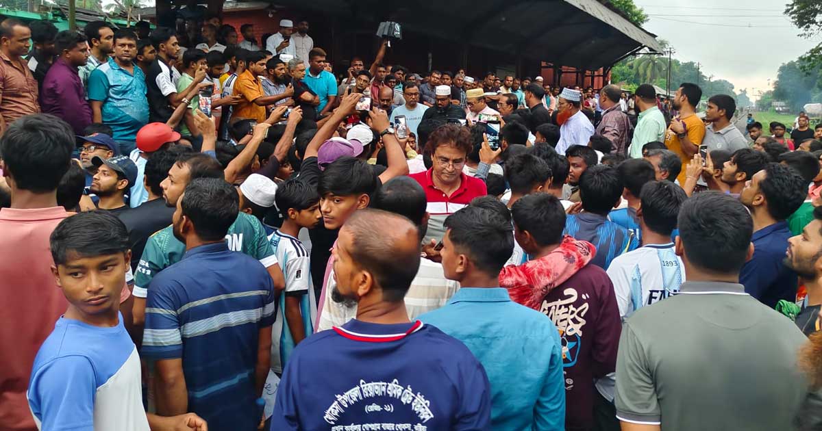 খোকসা রেলস্টেশন অবরোধ, তিনঘণ্টা পর ট্রেন চলাচল স্বাভাবিক