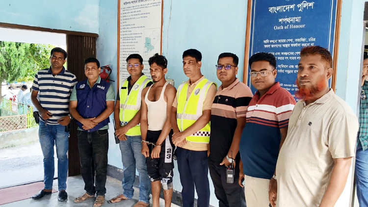 গাংনীতে চাচার হাসুয়ার কোপে ভাতিজার মৃত্যু্-চাচা গ্রেপ্তার