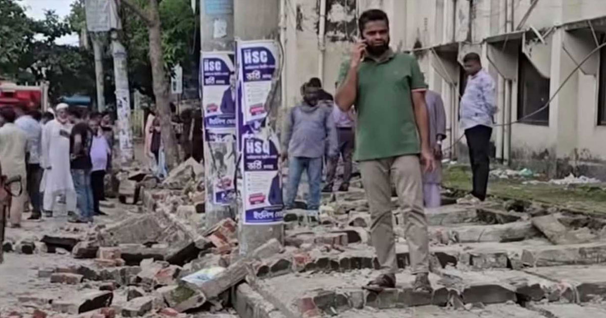 মিরপুরে দেয়াল ধসে ২ জন নিহত