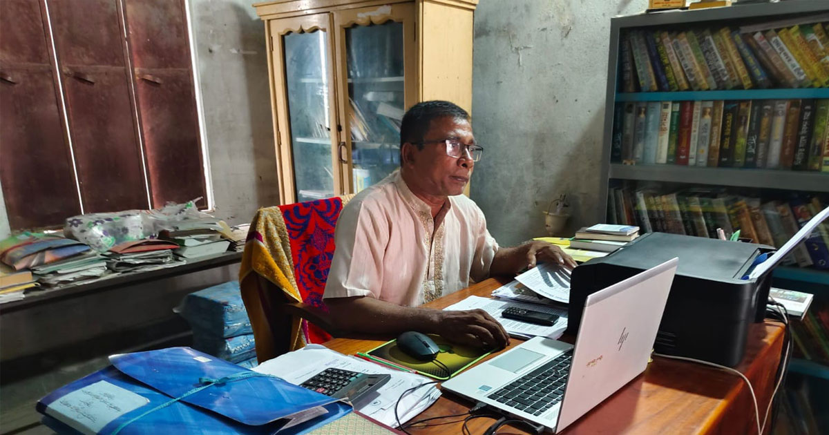 সিসিটিভি বন্ধ করে বিদ্যালয়ের রড চুরি, প্রধান শিক্ষককে শোকজ