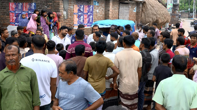 মুজিবনগরে সরকারী কৃষি প্রণোদনার পাট বীজ বিক্রির অভিযোগ ইউপি সচিবের বিরুদ্ধে