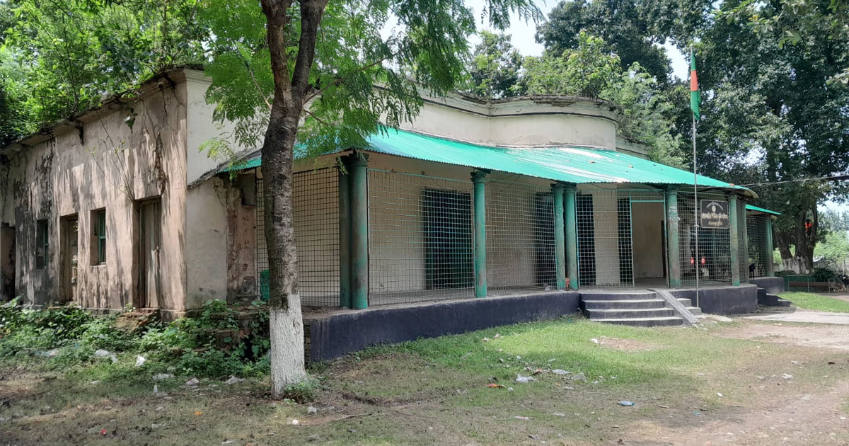 দুই শতকের নীলকুঠি: নির্যাতনের স্মৃতি পেরিয়ে আজ জনসেবার ঠিকানা