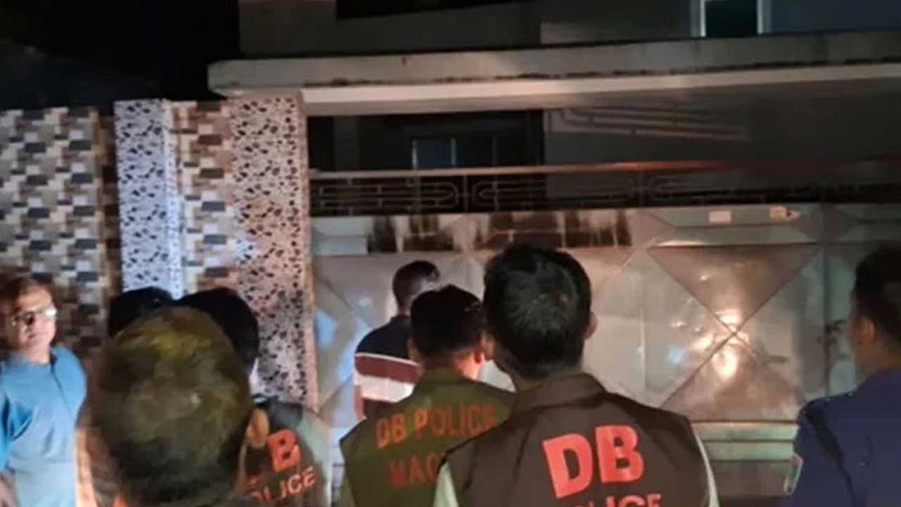 সাকিব আল হাসানের বাড়িতে হামলা-ভাঙচুর, বোমা বিস্ফোরণ