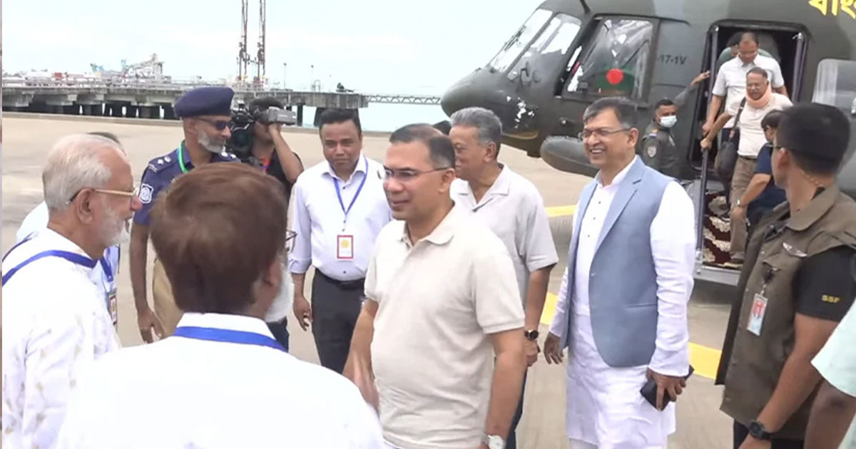 মহেশখালীর মাতারবাড়ি পৌঁছেছেন প্রধানমন্ত্রী