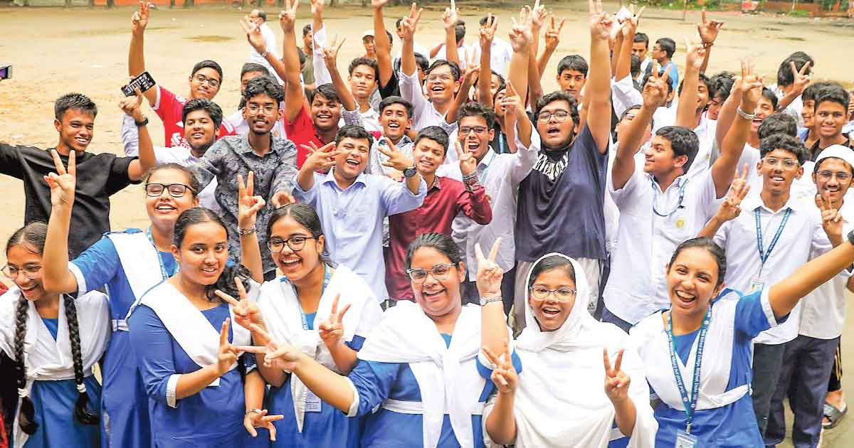 এসএসসি ও সমমানের ফল প্রকাশ, পাসের হার ৬২.২৫ শতাংশ