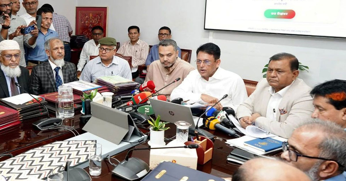 মন খুলে গান গাওয়া যায়, পরীক্ষায় নম্বর দেওয়া যায় না: শিক্ষামন্ত্রী