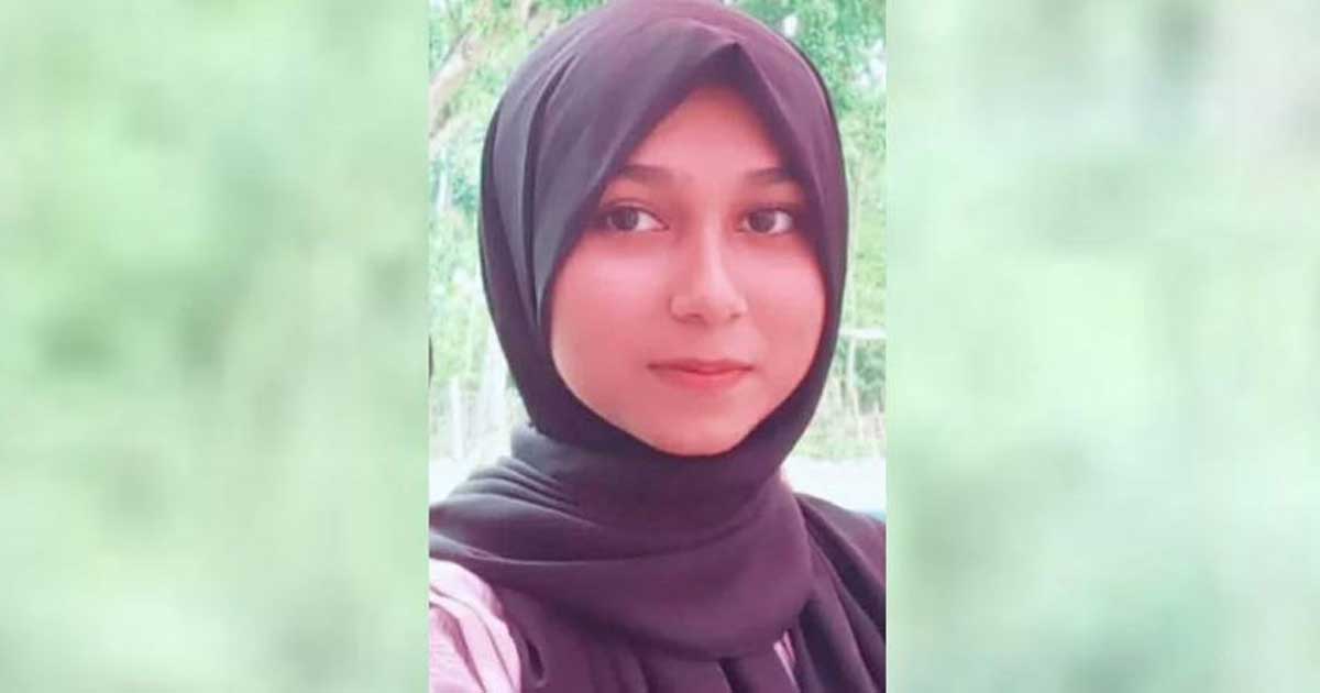 বাবার লাশ রেখে পরীক্ষা দেওয়া ঋতু পেল জিপিএ ৫, উচ্চশিক্ষা নিয়ে শঙ্কা