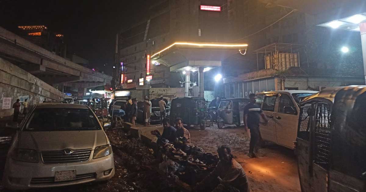 উত্তরা-আব্দুল্লাহপুরে সিএনজি গ্যাস সংকট, দীর্ঘ লাইনে ঘণ্টার পর ঘণ্টা অপেক্ষা
