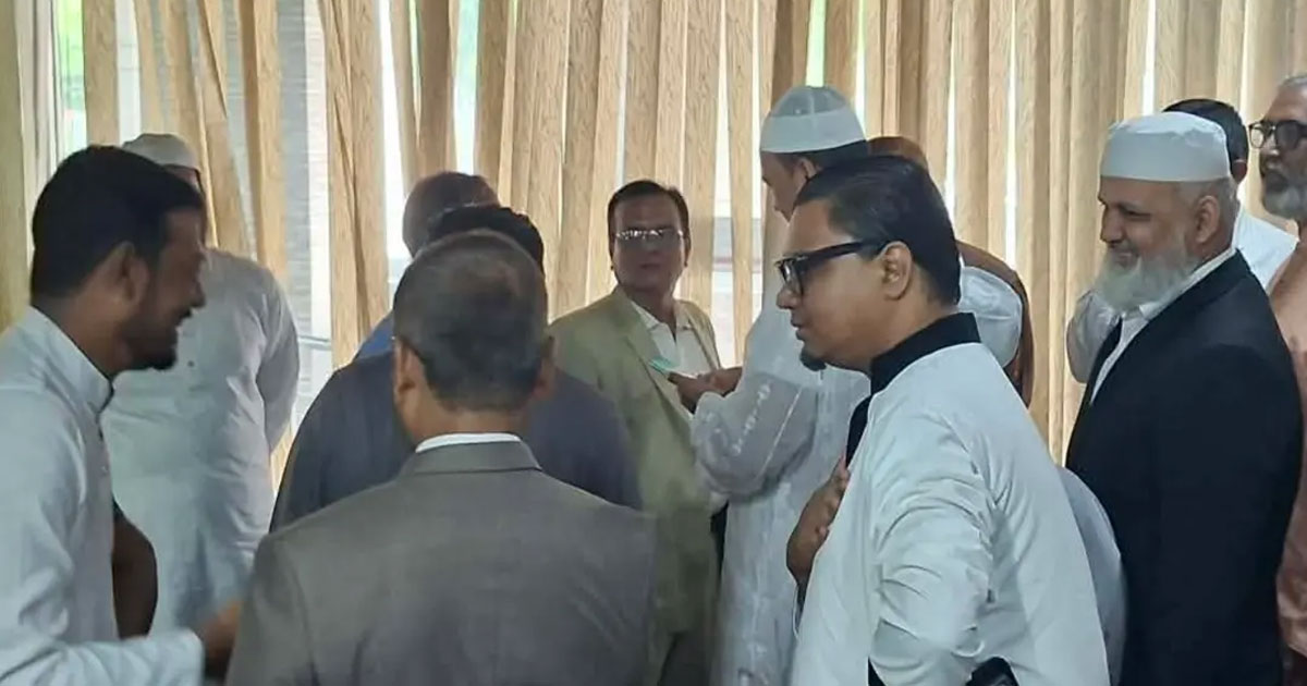 রাষ্ট্রপতি প্রার্থীর মনোনয়নপত্র দাখিল করতে ইসিতে ১১ দলীয় জোট