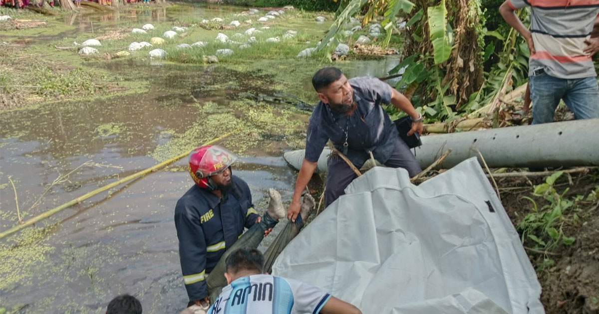 বোয়ালমারীতে বাস-ট্রাক সংঘর্ষের দুই দিন পর নিখোঁজ শিক্ষার্থীর মরদেহ উদ্ধার