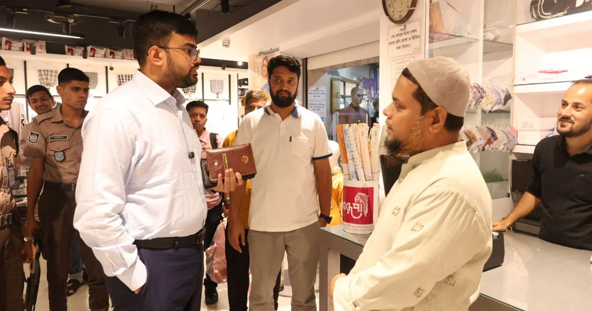 রাত ৮টার মধ্যে দোকানপাট বন্ধ বাস্তবায়নে চট্টগ্রামে অভিযান