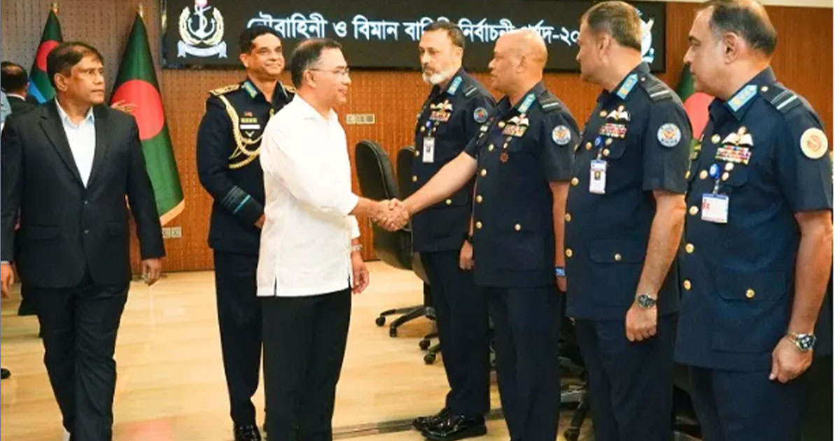 রাজনৈতিক মতাদর্শের ঊর্ধ্বে থেকে পদোন্নতির নির্দেশ প্রধানমন্ত্রীর
