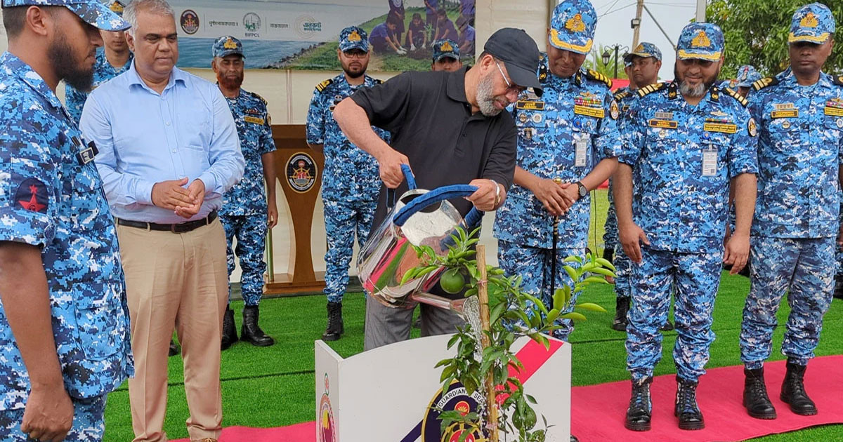 উপকূলে ২ কোটি কেওড়া গাছ লাগানো হবে: পরিবেশ প্রতিমন্ত্রী