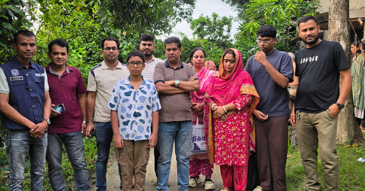 বন্ধক রাখা স্বর্ণ ফেরত না দিয়ে পালানো সেই পিন্টু দাসসহ পরিবারের ৪ জন উদ্ধার