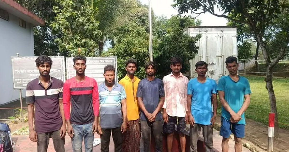 শেরপুর সীমান্তে ১২  অনুপ্রবেশকারী  বাংলাদেশি আটক
