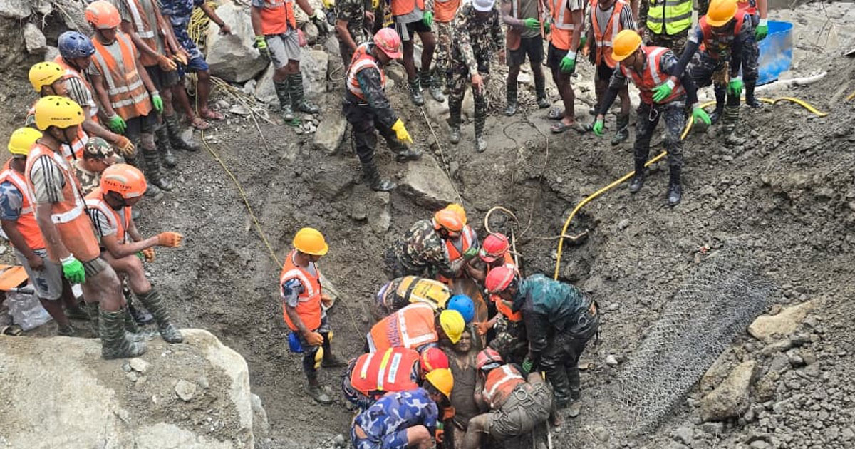 নেপালে বন্যার ৯ দিন পর টানেল থেকে দুজনকে জীবিত উদ্ধার