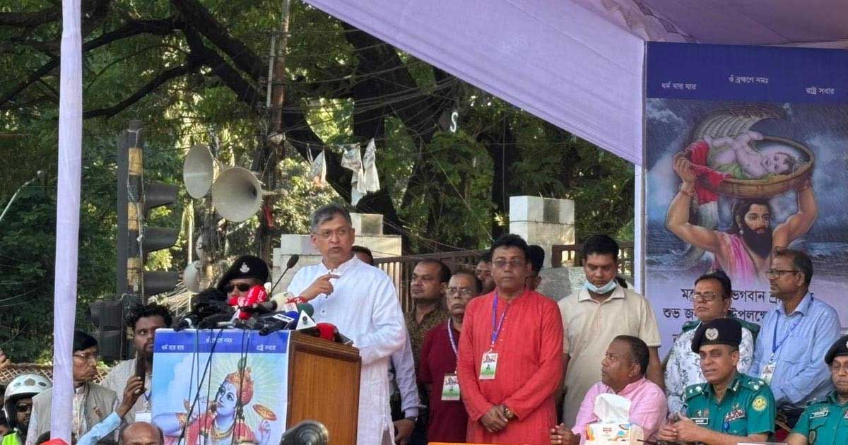 সনাতন ধর্মাবলম্বীরা নিজেদের সংখ্যালঘু ভাববেন না: স্বরাষ্ট্রমন্ত্রী