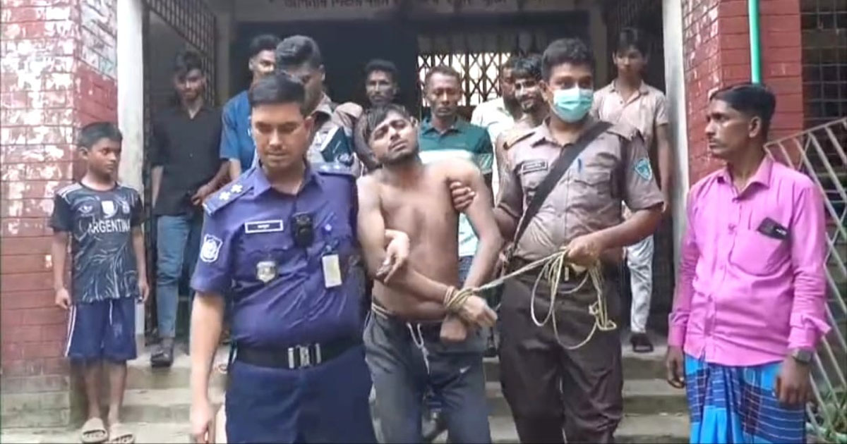 লক্ষ্মীপুরে দীপ্ত টিভির সাংবাদিককে গুলি, অল্পের জন্য প্রাণে রক্ষা