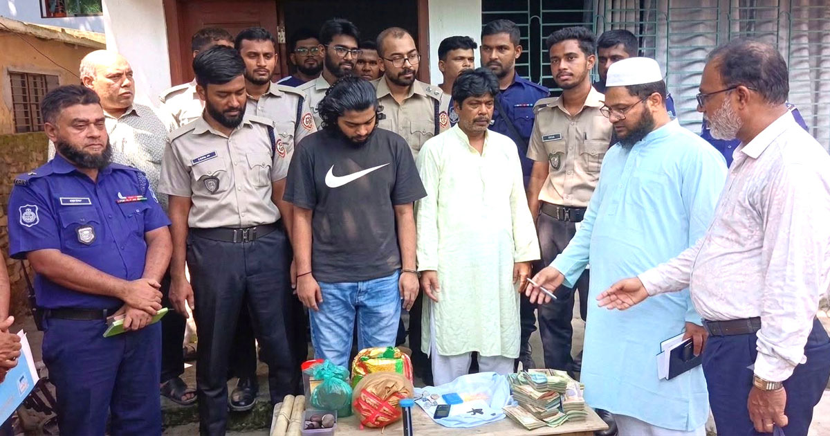 হেরপুরে ইয়াবা-গাঁজা ও গুলিসহ বাবা-ছেলে আটক