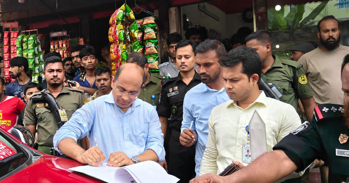 বায়ুদূষণের দায়ে সস্তাপুরে দুই কারখানাকে আড়াই লাখ টাকা জরিমানা