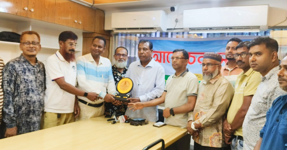 বগুড়ায় এমপি রেজাউল করিম বাদশাকে ফটো জার্নালিস্ট এসোসিয়েশনের সংবর্ধনা