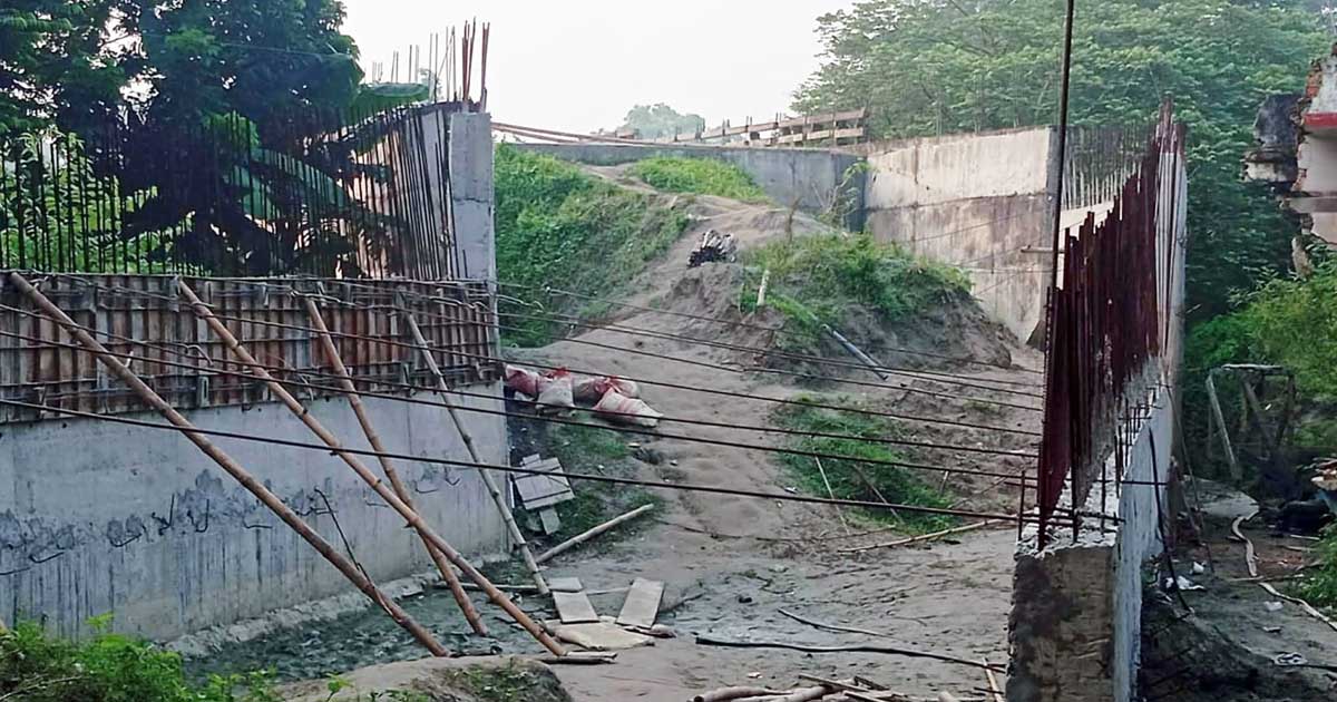 টাঙ্গাইলে কামারপাড়া ব্রিজ যেন এক অন্তহীন দুর্ভোগের নাম