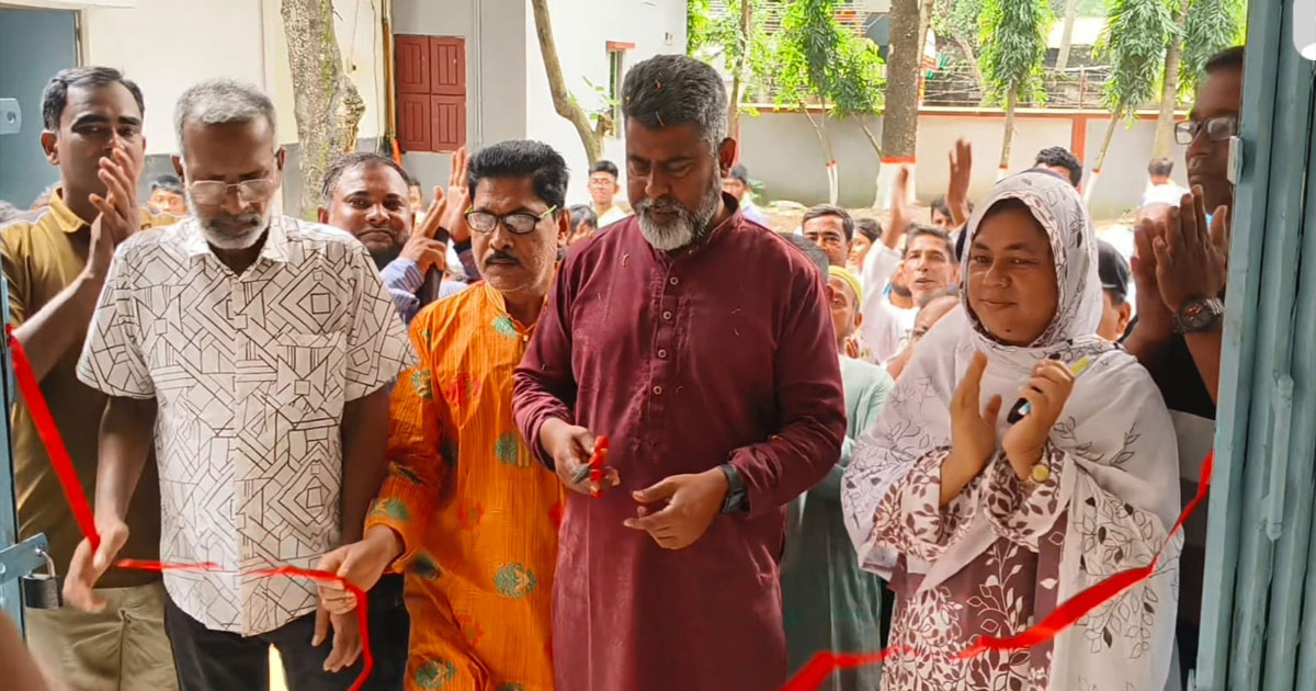 মহাদেবপুরে সর্বমঙ্গলা পাইলট উচ্চ বিদ্যালয়ের একাডেমিক ভবনের উদ্বোধ