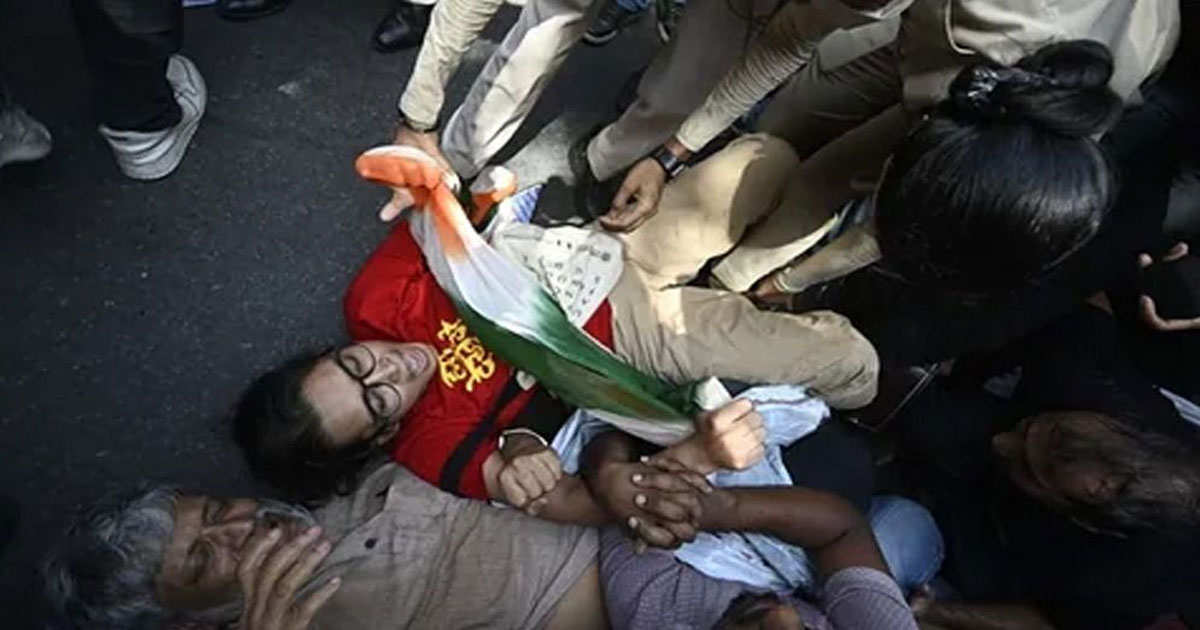 দিল্লিতে সিইসির পদত্যাগের দাবিতে বিক্ষোভ, আটক পাঁচ শতাধিক