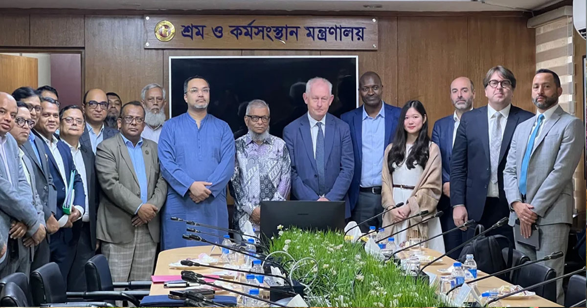 শ্রমিকের অধিকার ও শোভন কাজ নিশ্চিত করতে সরকার প্রতিশ্রুতিবদ্ধ: শ্রমমন্ত্রী
